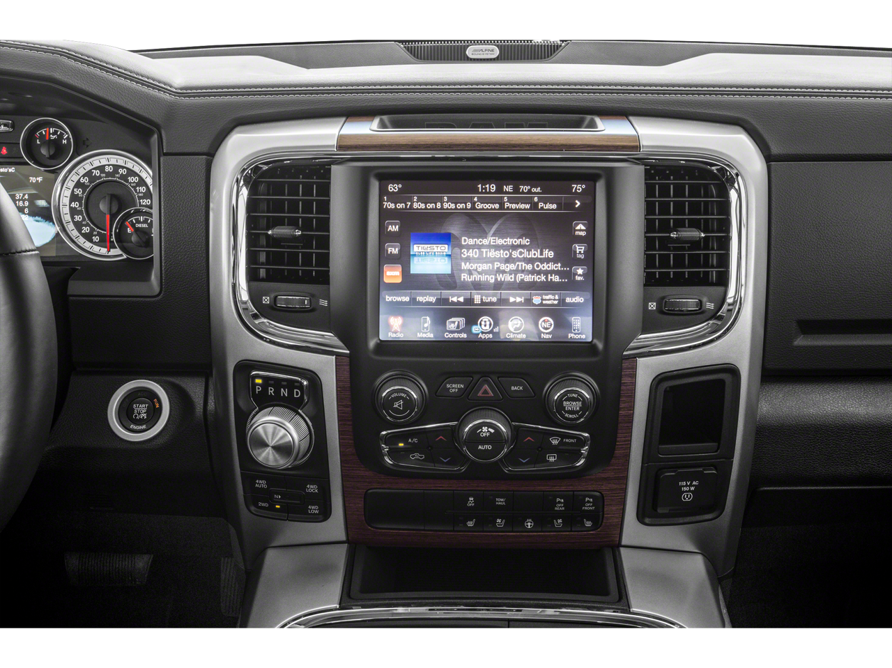 2018 RAM 1500 Laramie Crew Cab 4x4 5'7' Box