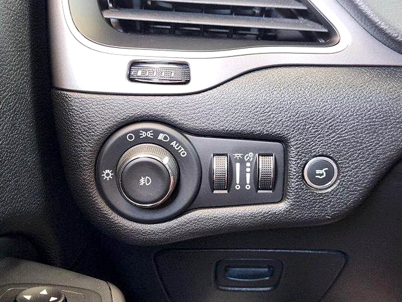 2021 Jeep Cherokee Latitude Lux FWD
