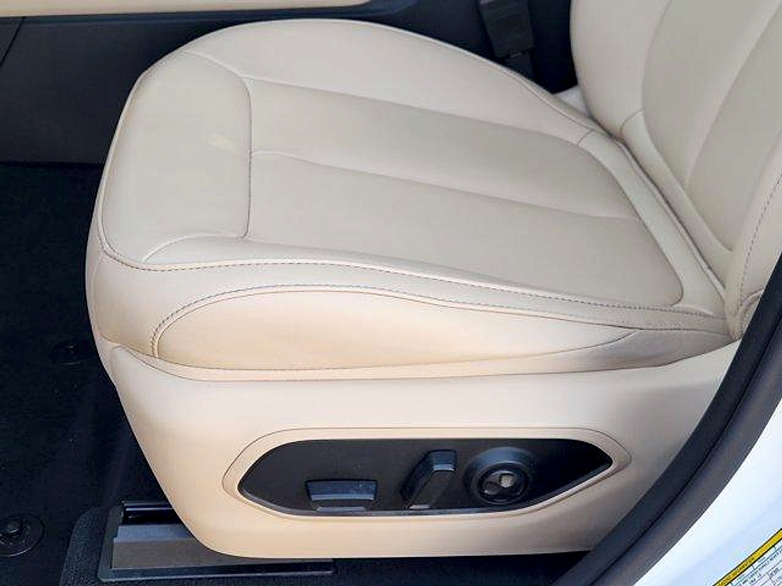 2025 Jeep Grand Cherokee Limited 4x2
