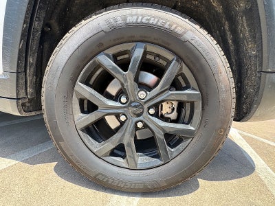 2023 Jeep Grand Cherokee Laredo 4x4