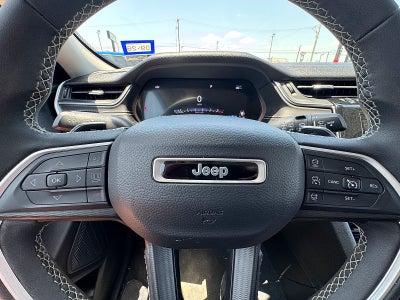 2023 Jeep Grand Cherokee Laredo 4x4