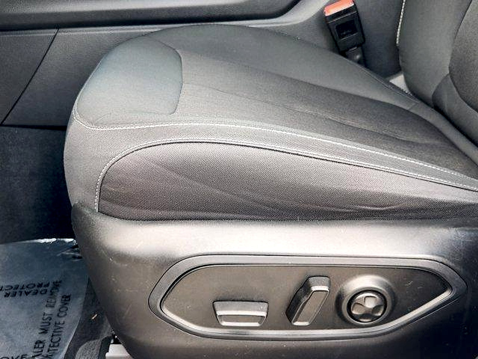 2023 Jeep Grand Cherokee Laredo 4x4