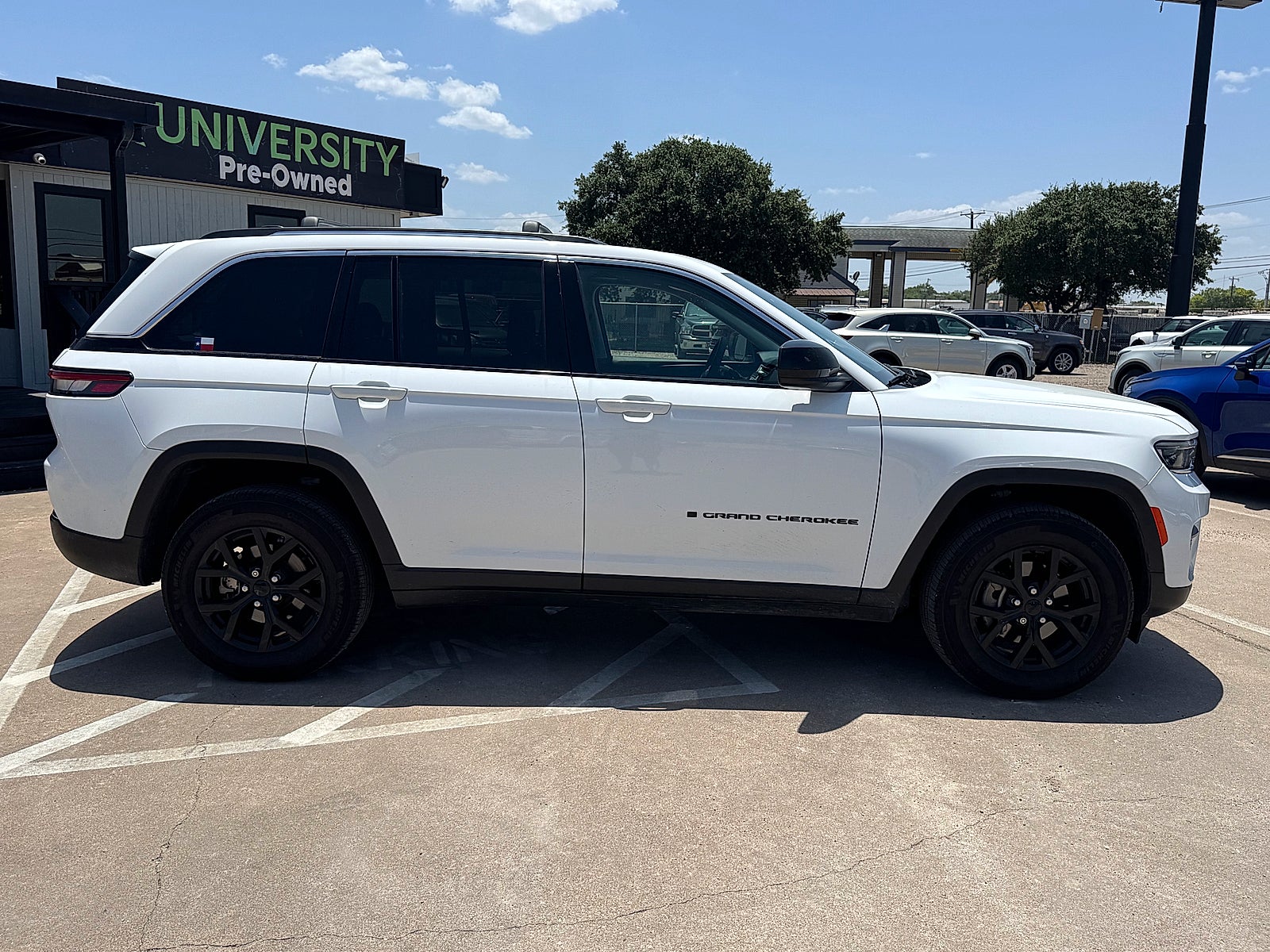 2023 Jeep Grand Cherokee Laredo 4x4