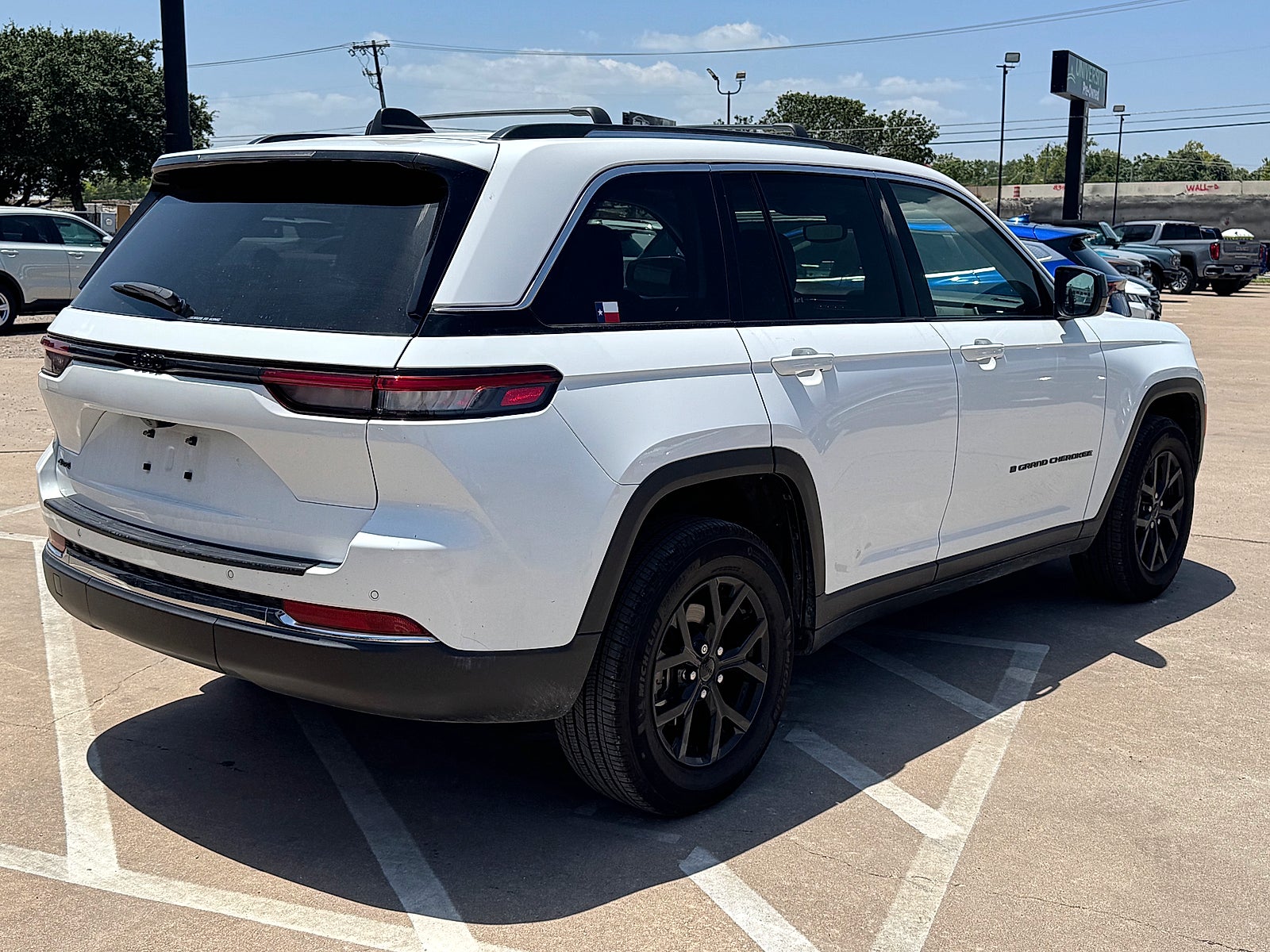 2023 Jeep Grand Cherokee Laredo 4x4