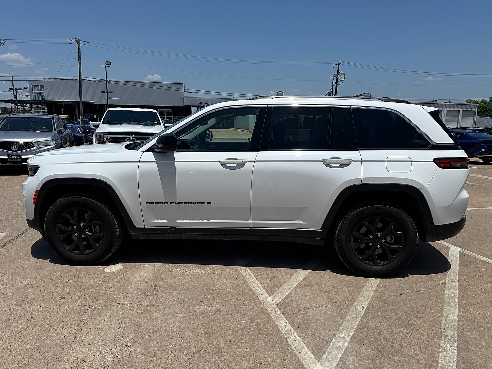 2023 Jeep Grand Cherokee Laredo 4x4