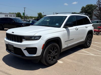 2023 Jeep Grand Cherokee Laredo 4x4