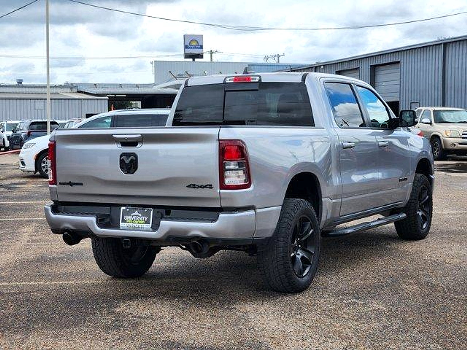 2021 RAM 1500 Lone Star Crew Cab 4x4 5'7" Box
