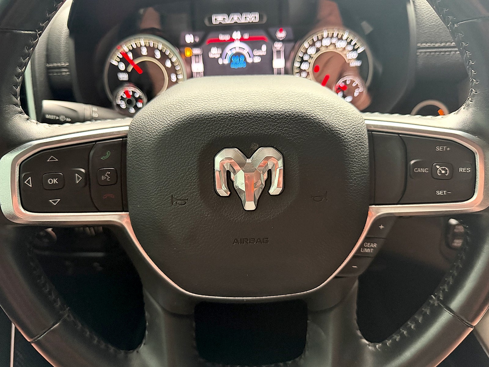 2021 RAM 1500 Laramie Crew Cab 4x4 5'7" Box