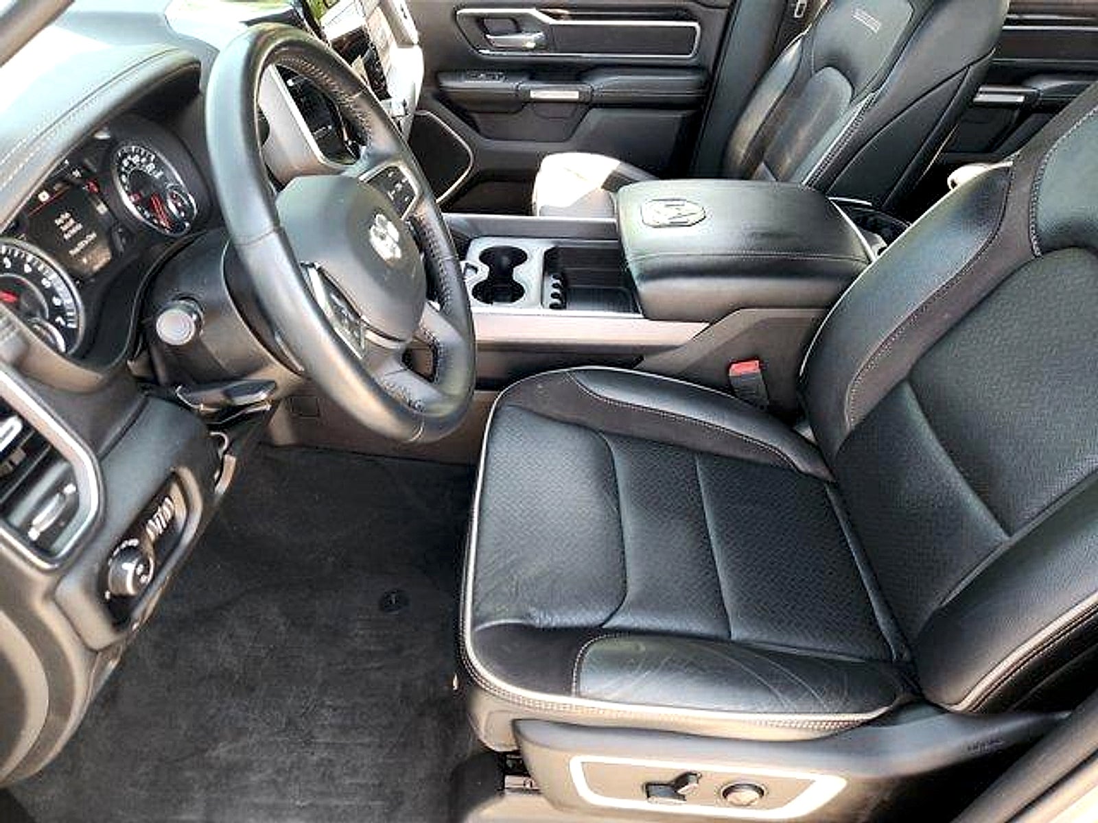 2022 RAM 1500 Laramie Crew Cab 4x4 5'7" Box
