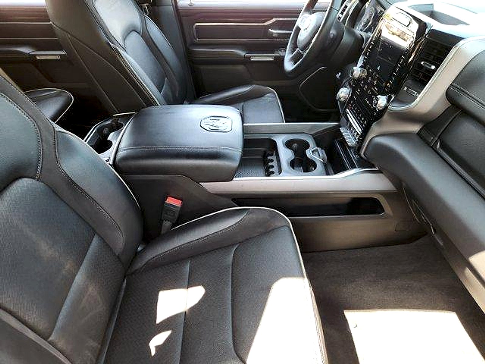 2022 RAM 1500 Laramie Crew Cab 4x4 5'7" Box