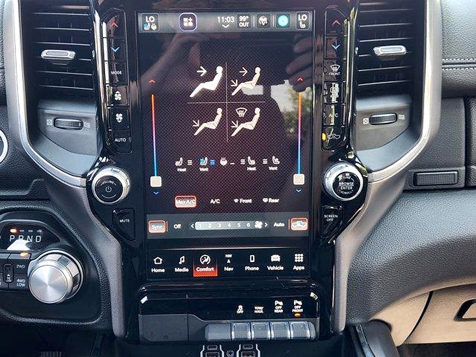 2022 RAM 1500 Laramie Crew Cab 4x4 5'7" Box