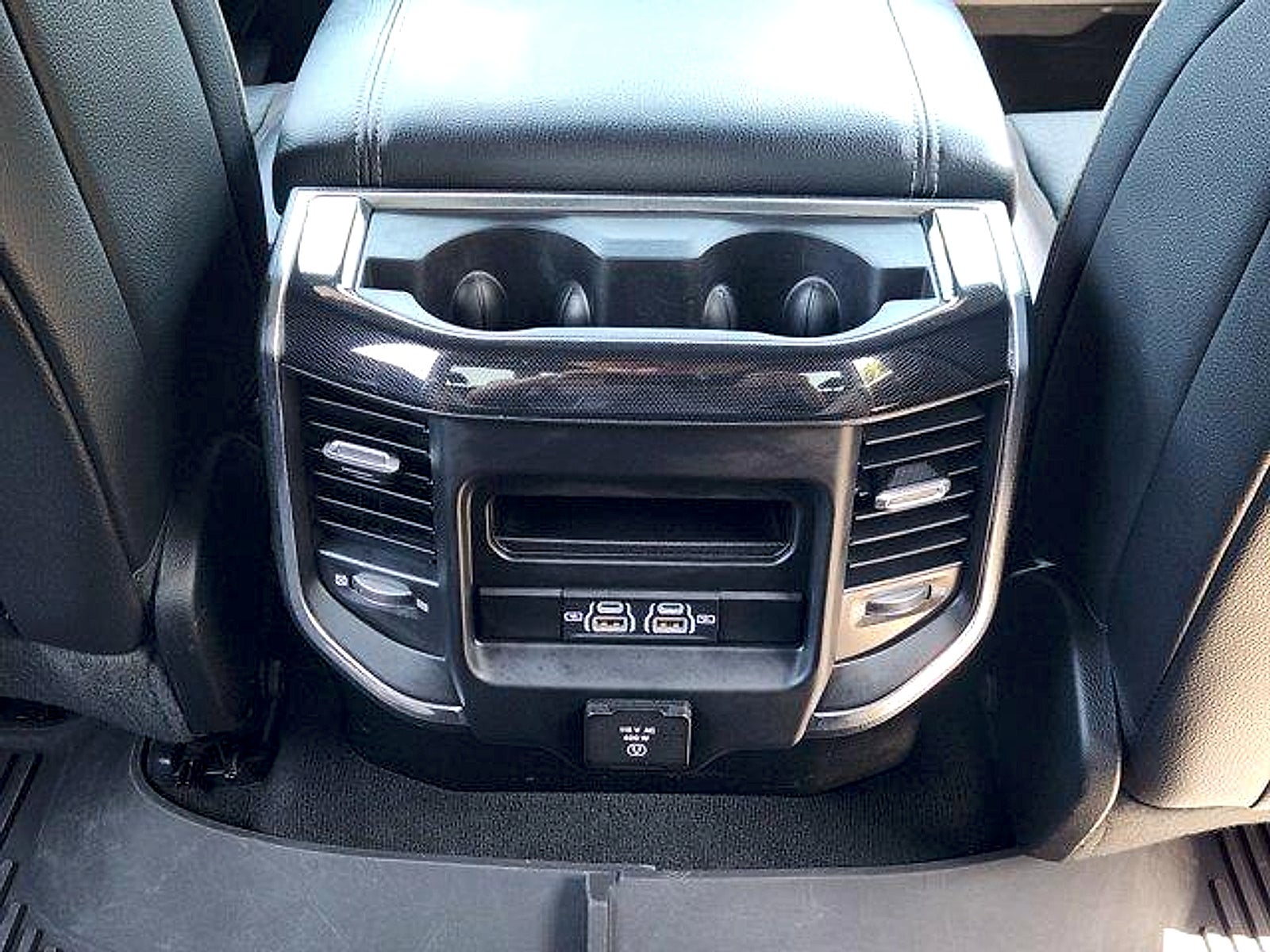 2022 RAM 1500 Laramie Crew Cab 4x4 5'7" Box