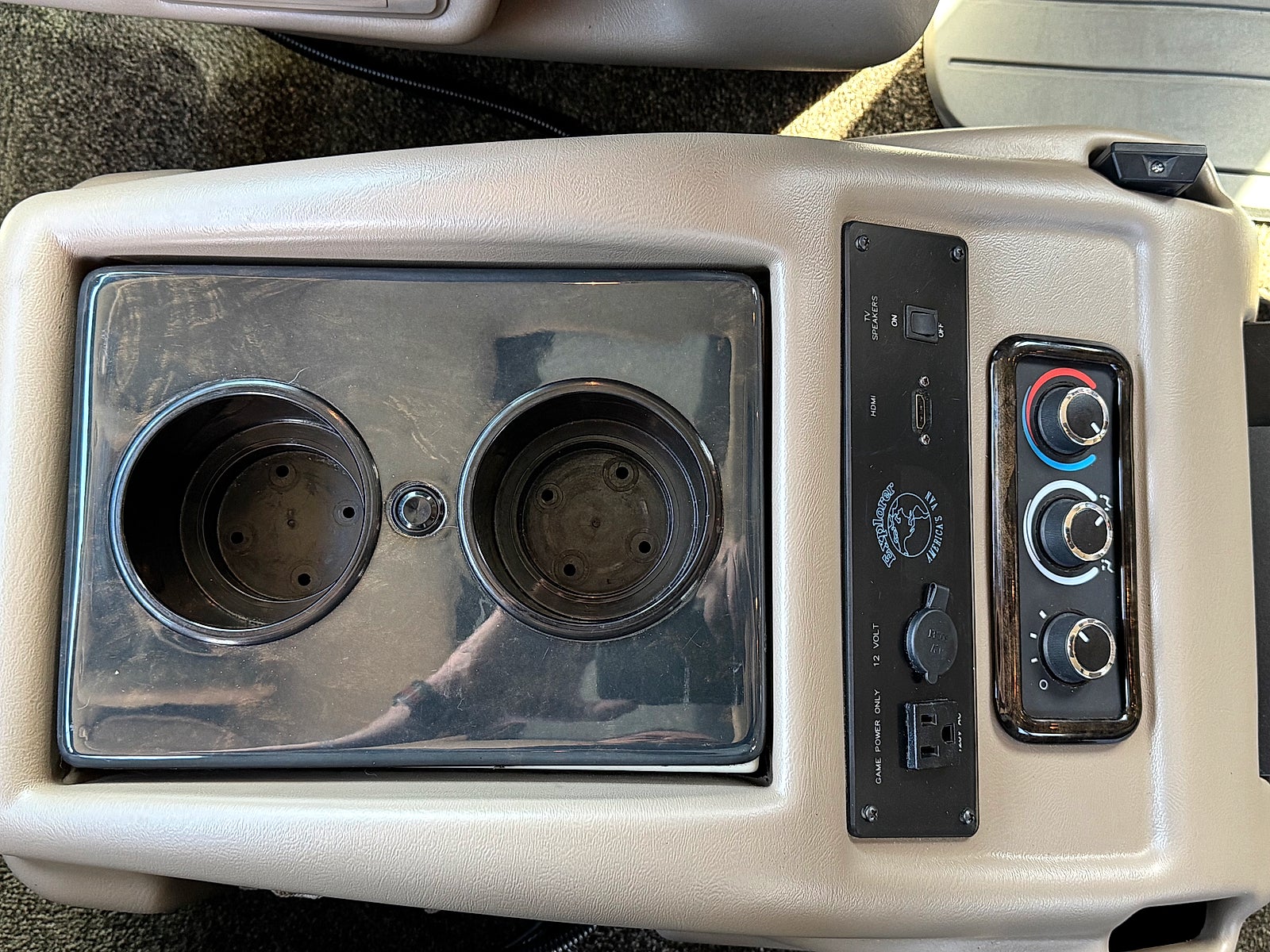 2017 Chevrolet Express 2500 Explorer-Conversion