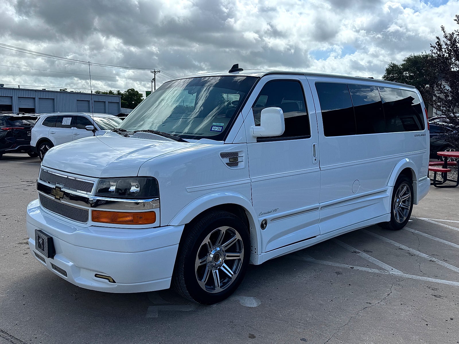 2017 Chevrolet Express 2500 Explorer-Conversion
