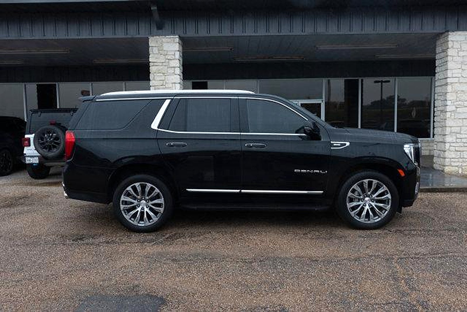 2021 GMC Yukon 4WD Denali