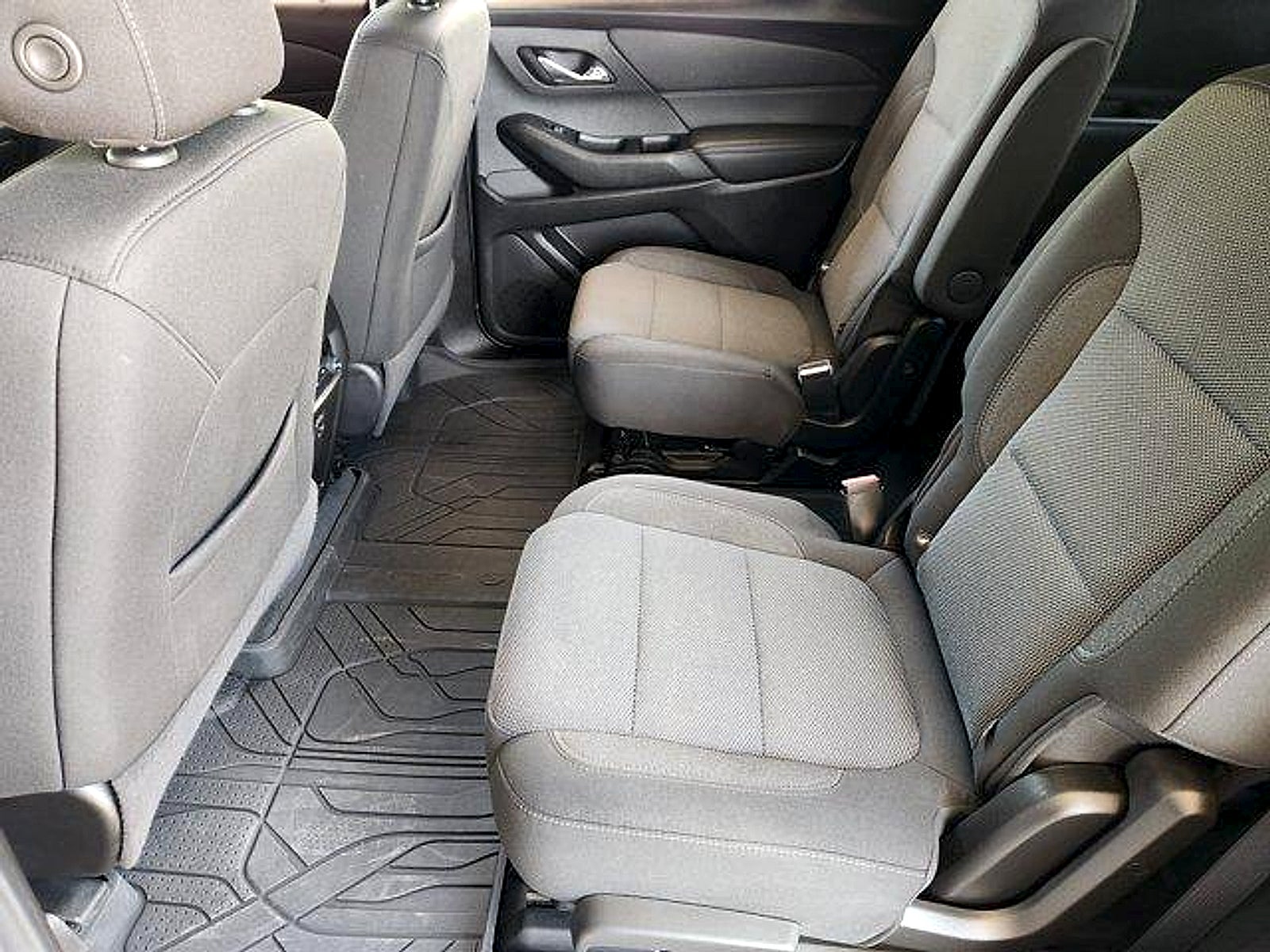 2023 Chevrolet Traverse FWD LT Cloth