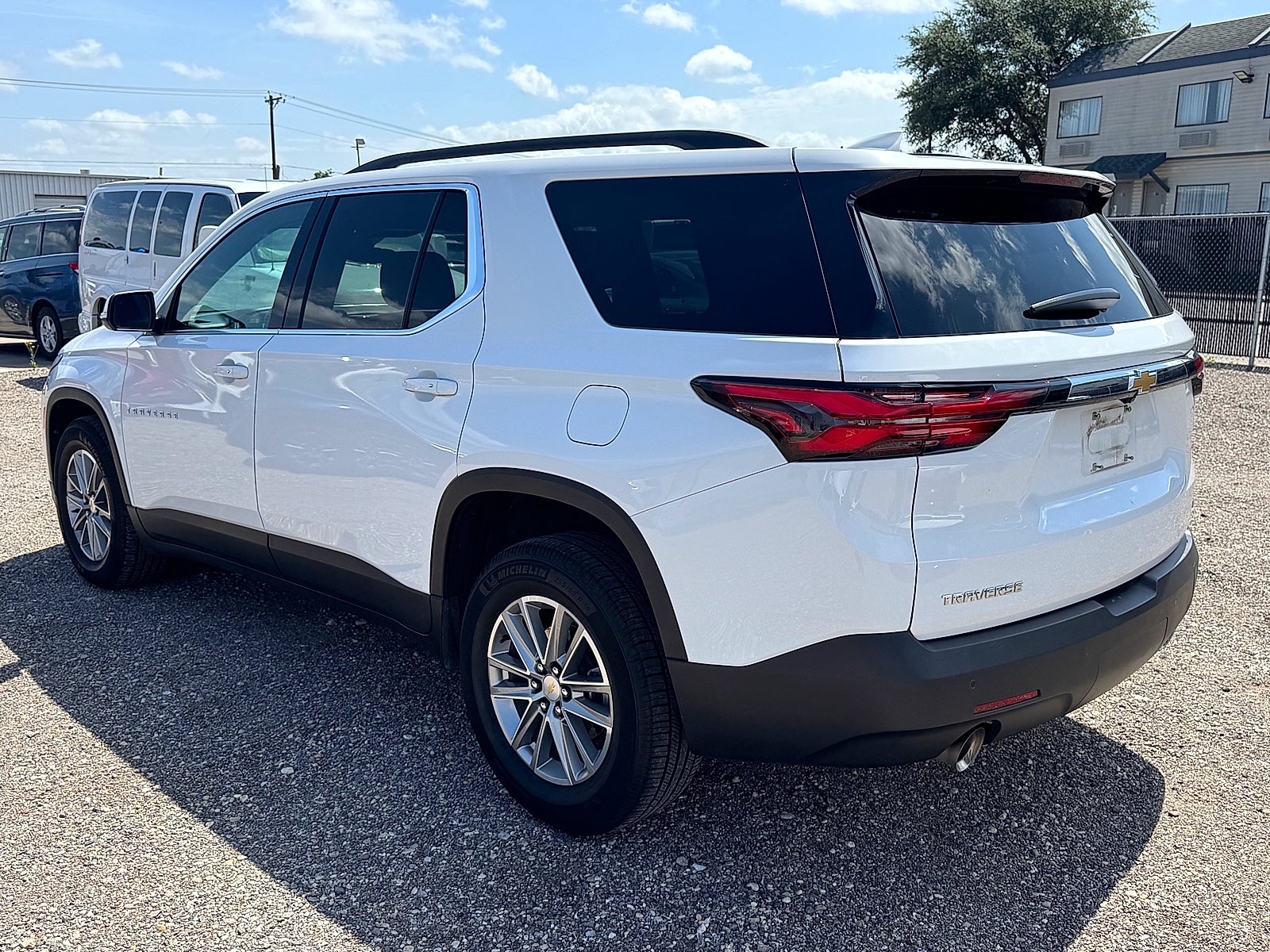 2023 Chevrolet Traverse FWD LT Cloth