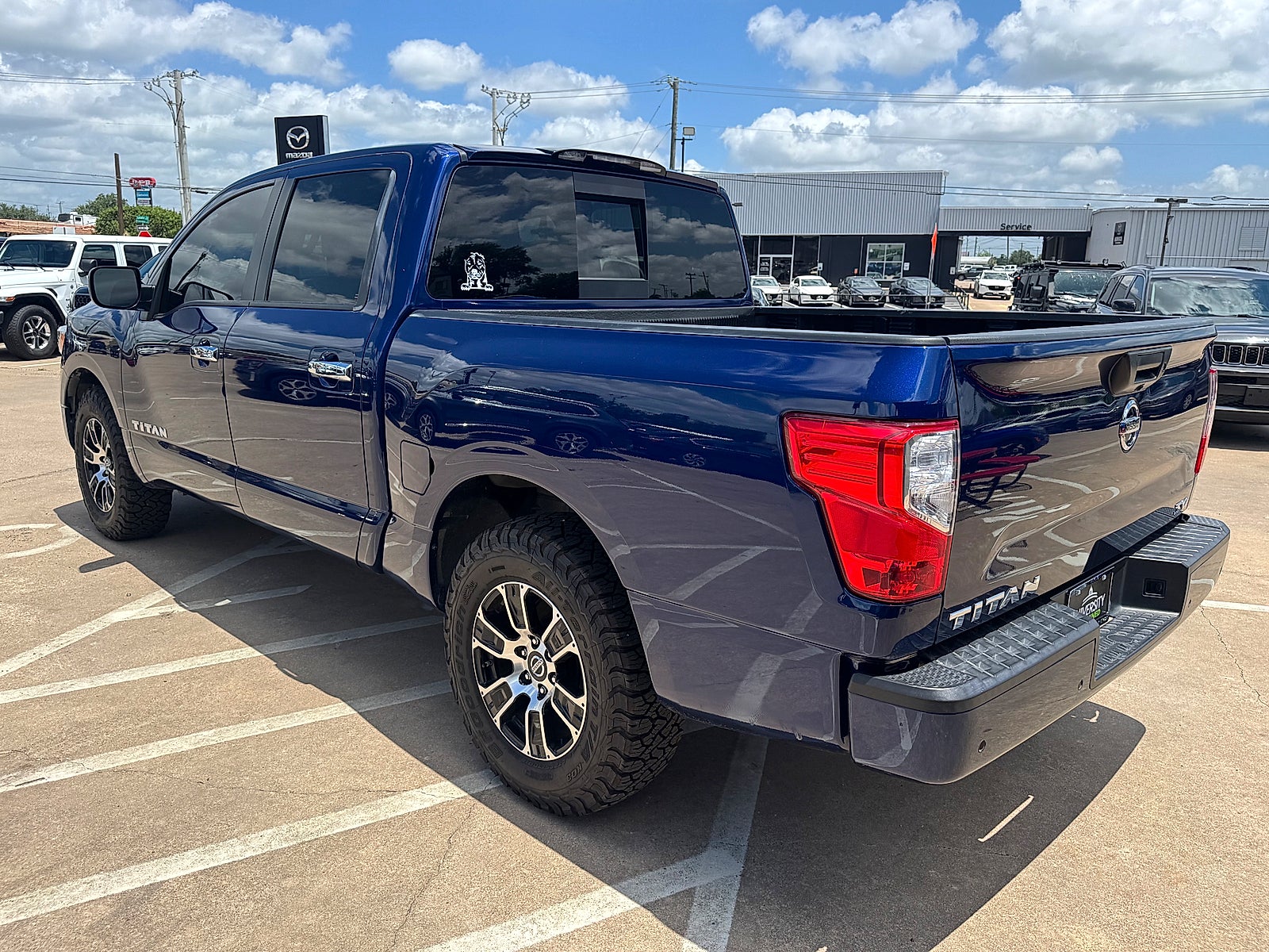 2021 Nissan TITAN Crew Cab SV 4x2