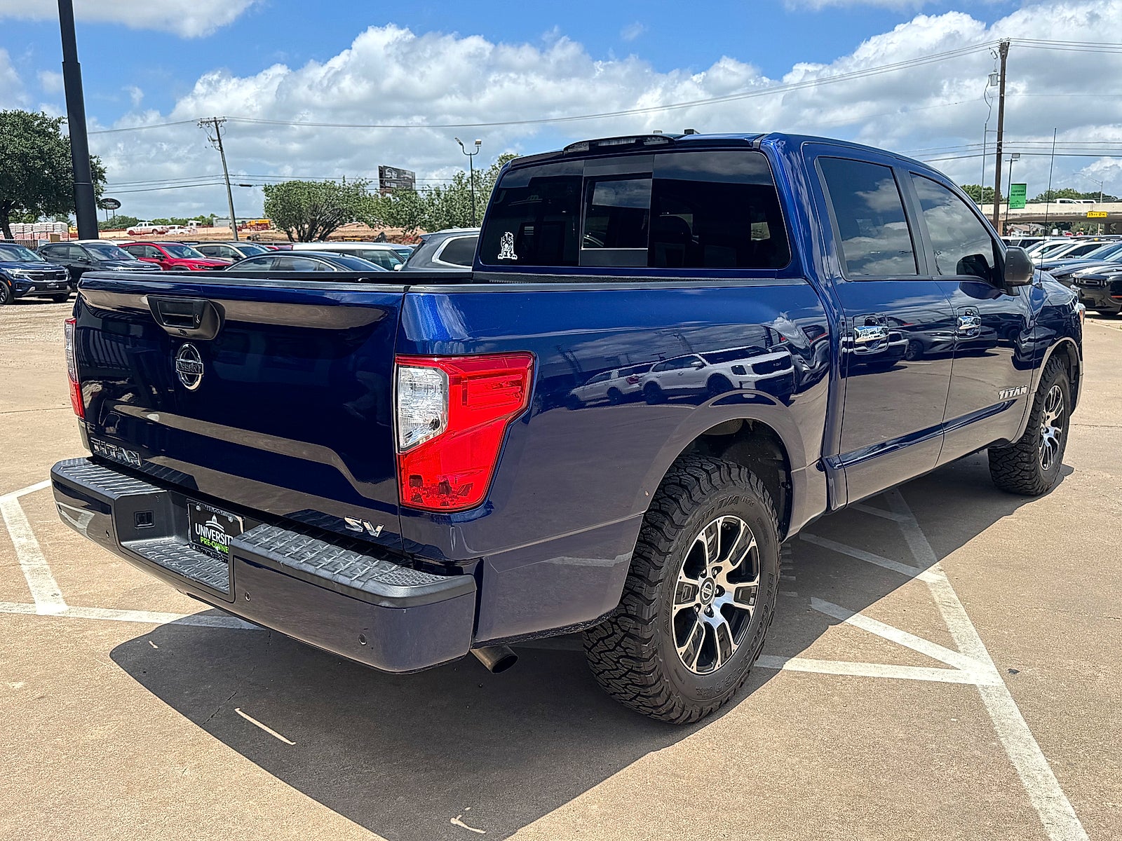 2021 Nissan TITAN Crew Cab SV 4x2