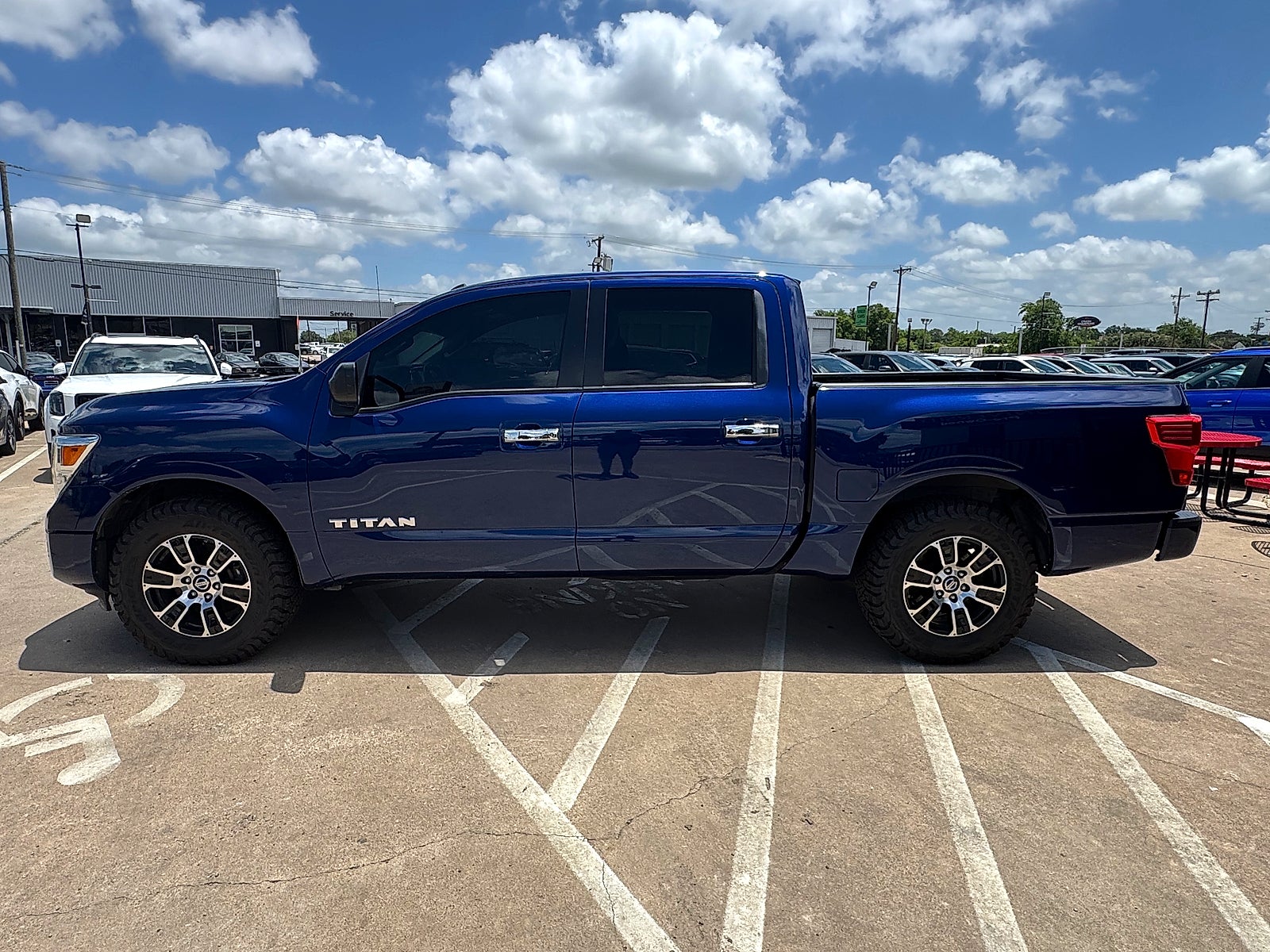 2021 Nissan TITAN Crew Cab SV 4x2