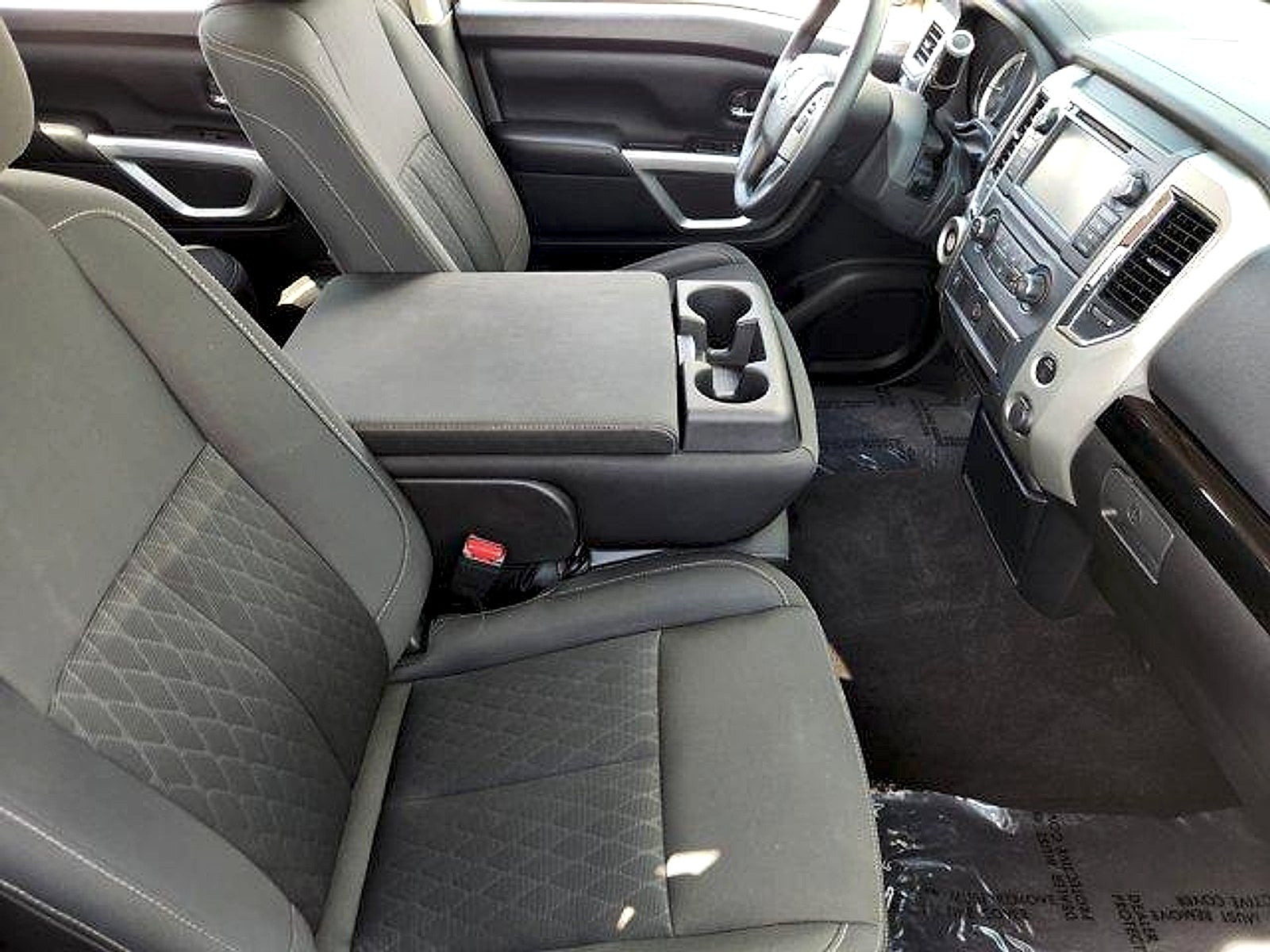 2019 Nissan TITAN SV