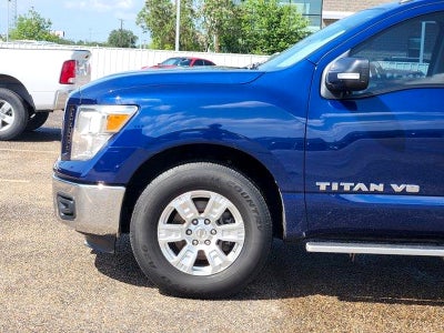 2019 Nissan TITAN SV