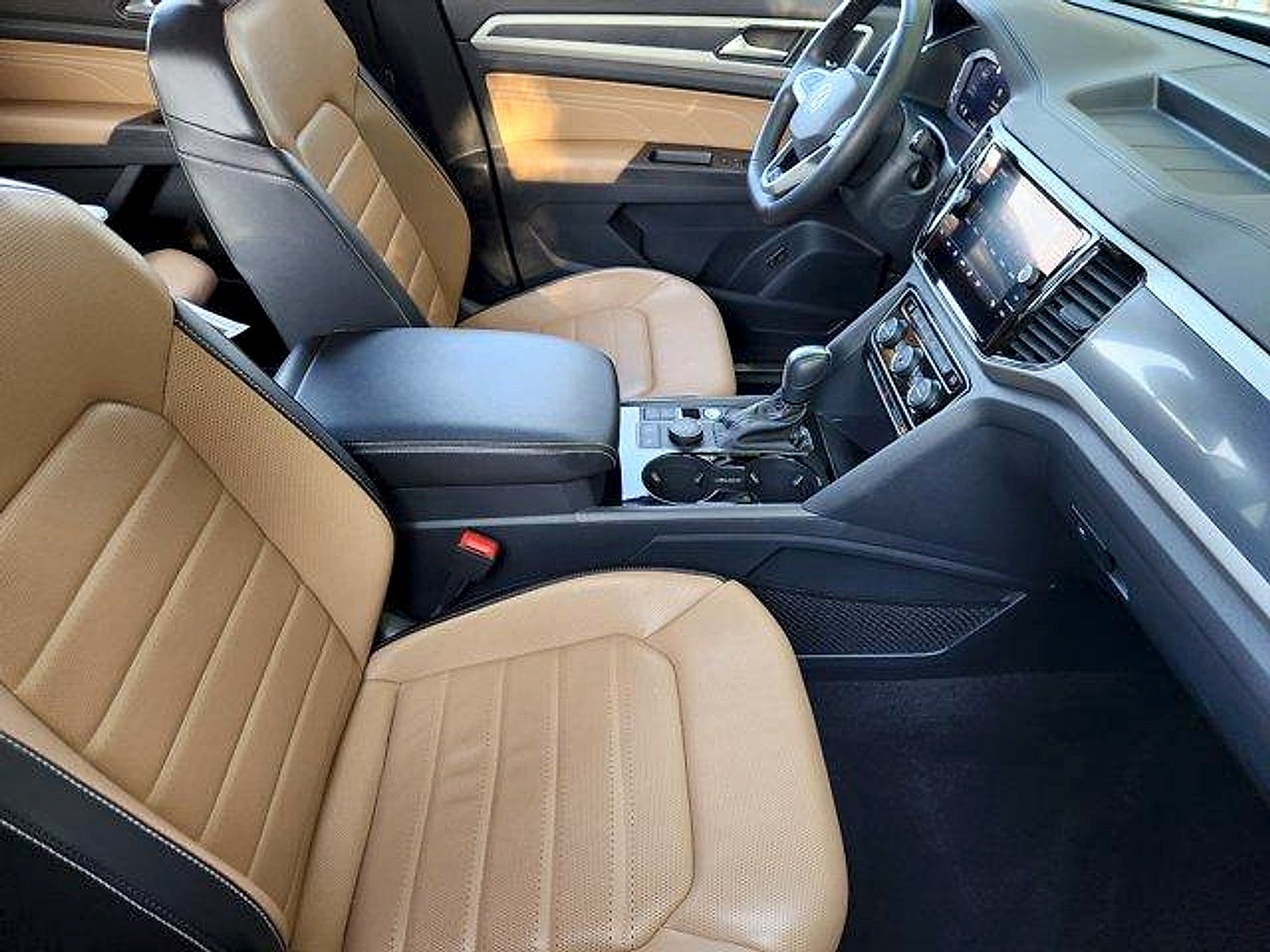 2022 Volkswagen Atlas Cross Sport 3.6L V6 SEL Premium R-Line