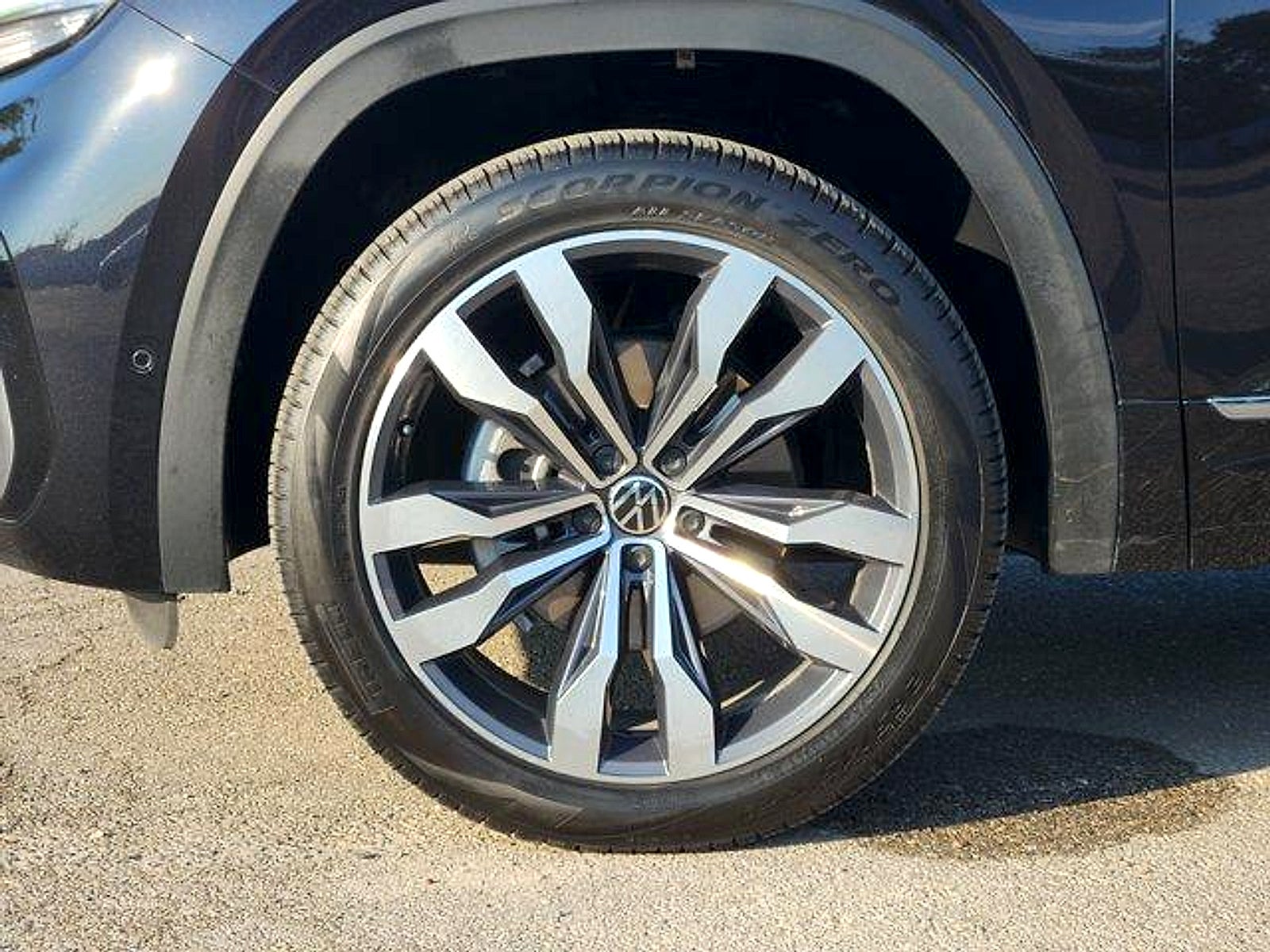 2022 Volkswagen Atlas Cross Sport 3.6L V6 SEL Premium R-Line