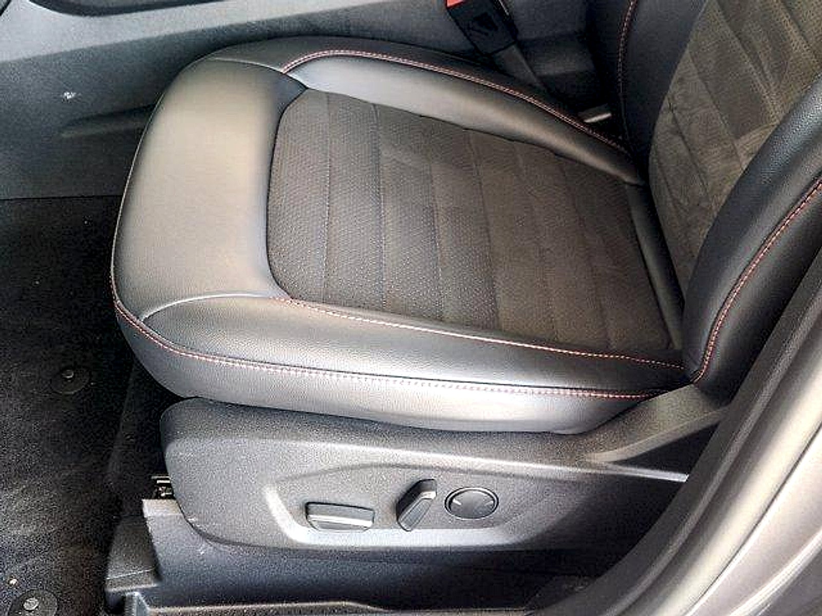 2024 Ford Edge ST-Line