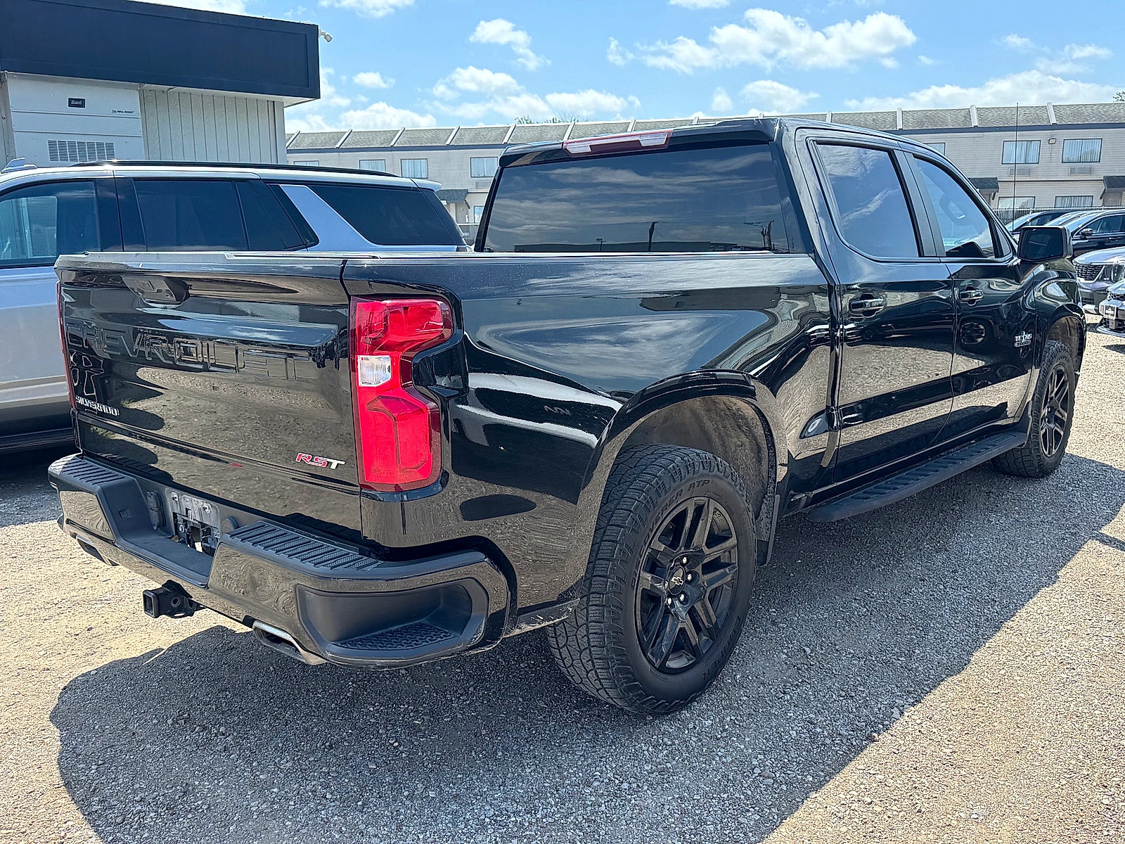 2022 Chevrolet Silverado 1500 4WD Crew Cab Short Bed RST