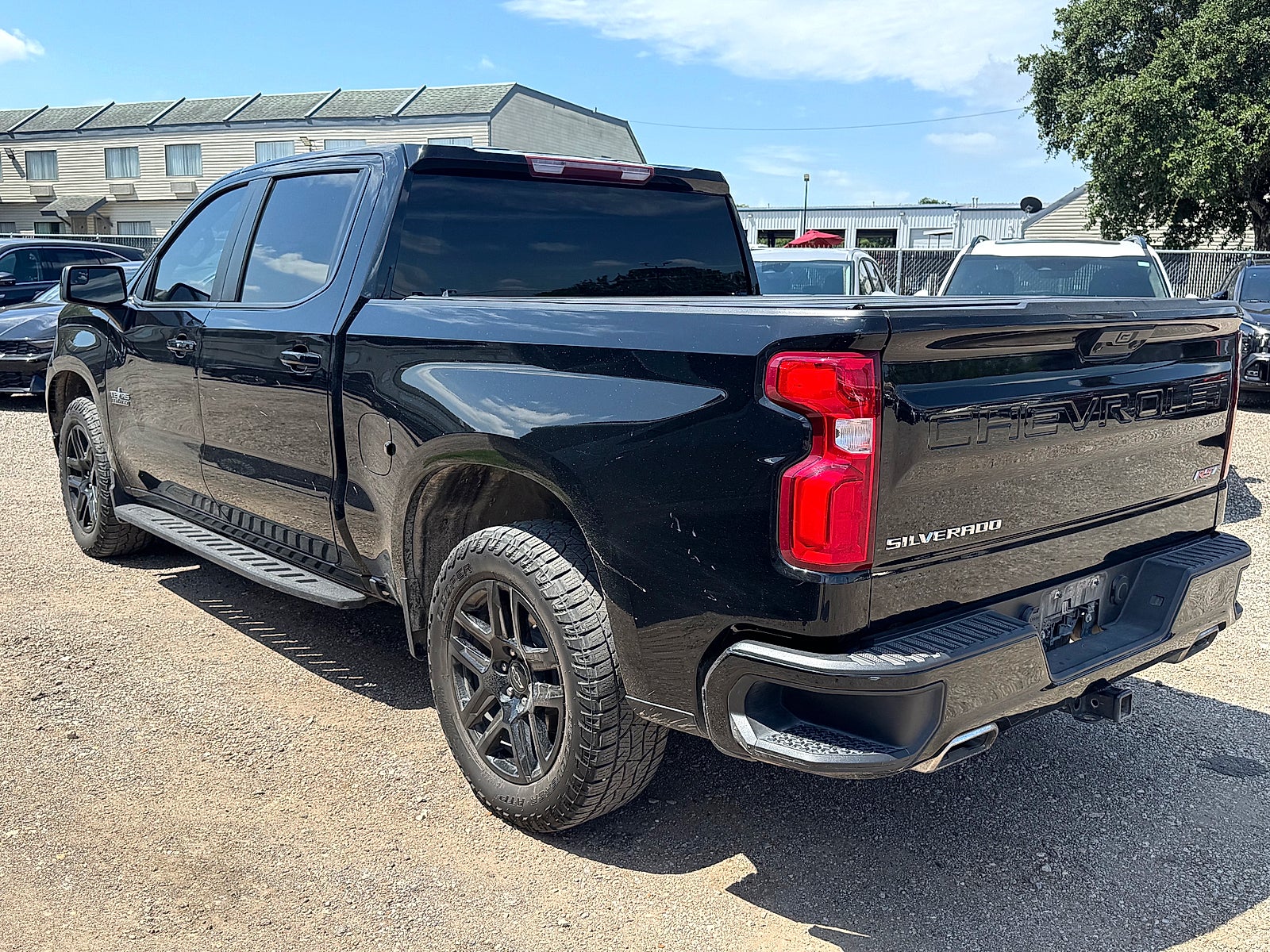 2022 Chevrolet Silverado 1500 4WD Crew Cab Short Bed RST