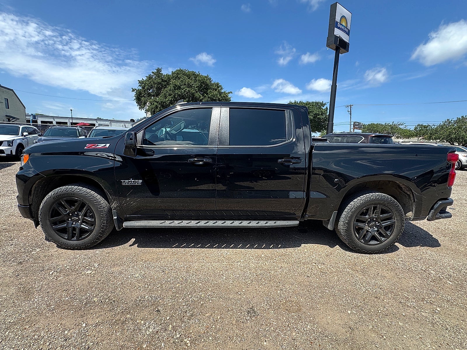 2022 Chevrolet Silverado 1500 4WD Crew Cab Short Bed RST