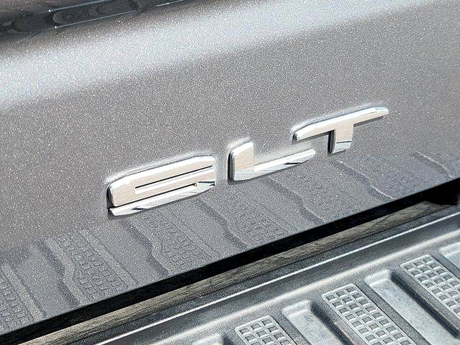 2021 GMC Sierra 1500 2WD Crew Cab Short Box SLT