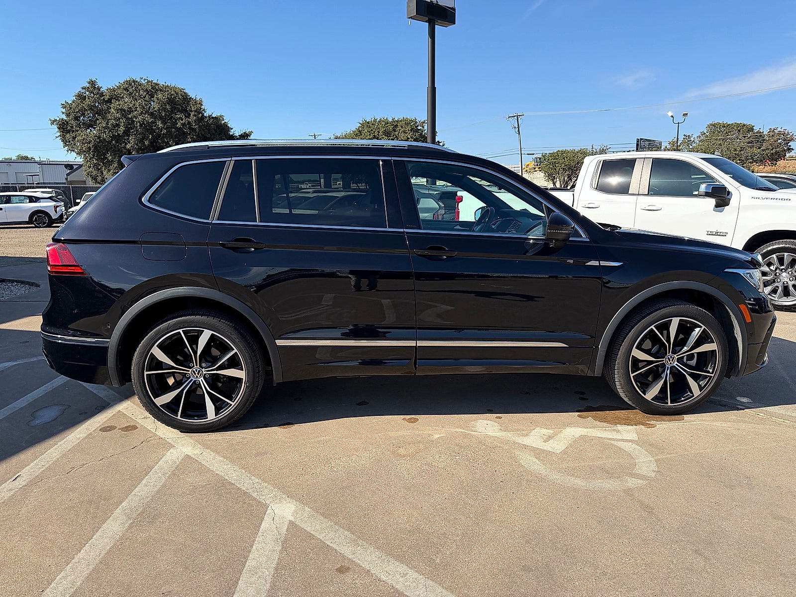 2022 Volkswagen Tiguan 2.0T SEL R-Line