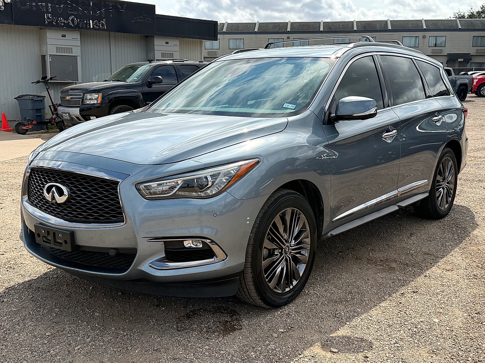 2019 INFINITI QX60 LUXE
