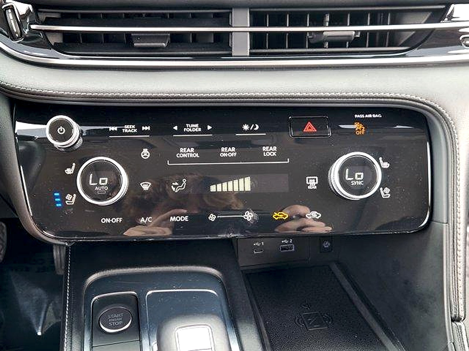 2023 INFINITI QX60 LUXE