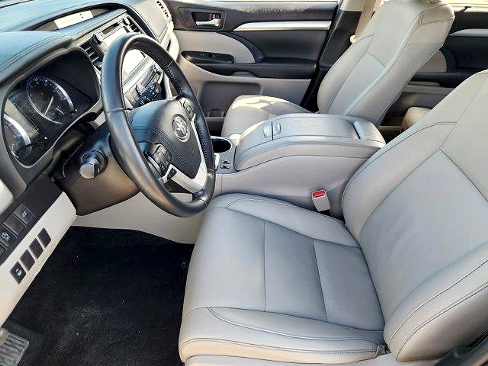 2019 Toyota Highlander XLE FWD V6