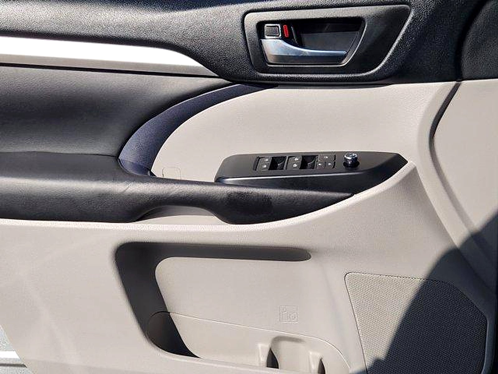 2019 Toyota Highlander XLE FWD V6
