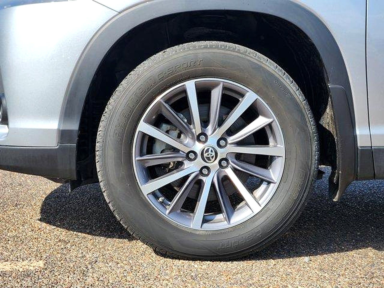 2019 Toyota Highlander XLE FWD V6