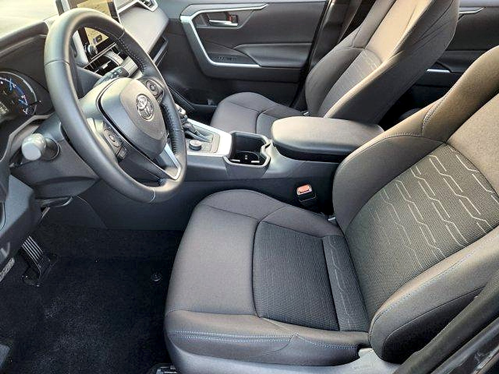 2025 Toyota RAV4 Hybrid SE