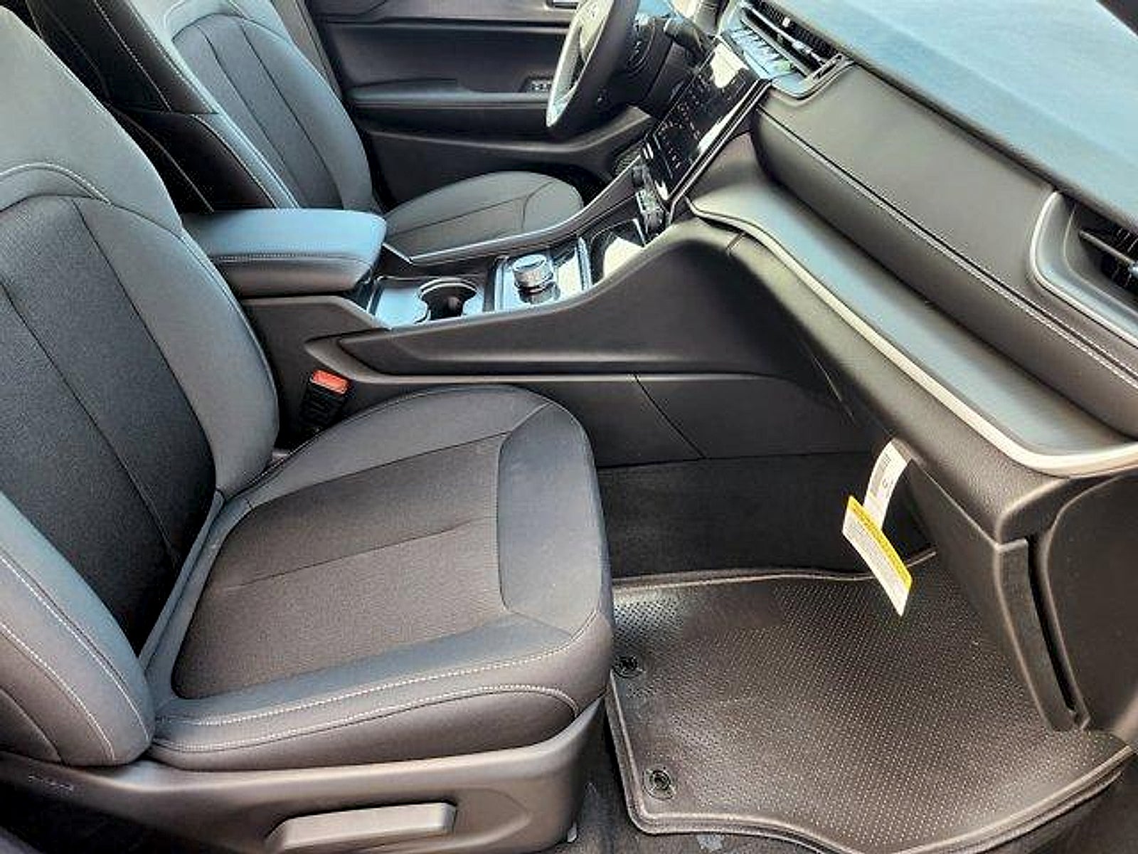 2026 Jeep Grand Cherokee GRAND CHEROKEE LAREDO X 4X2