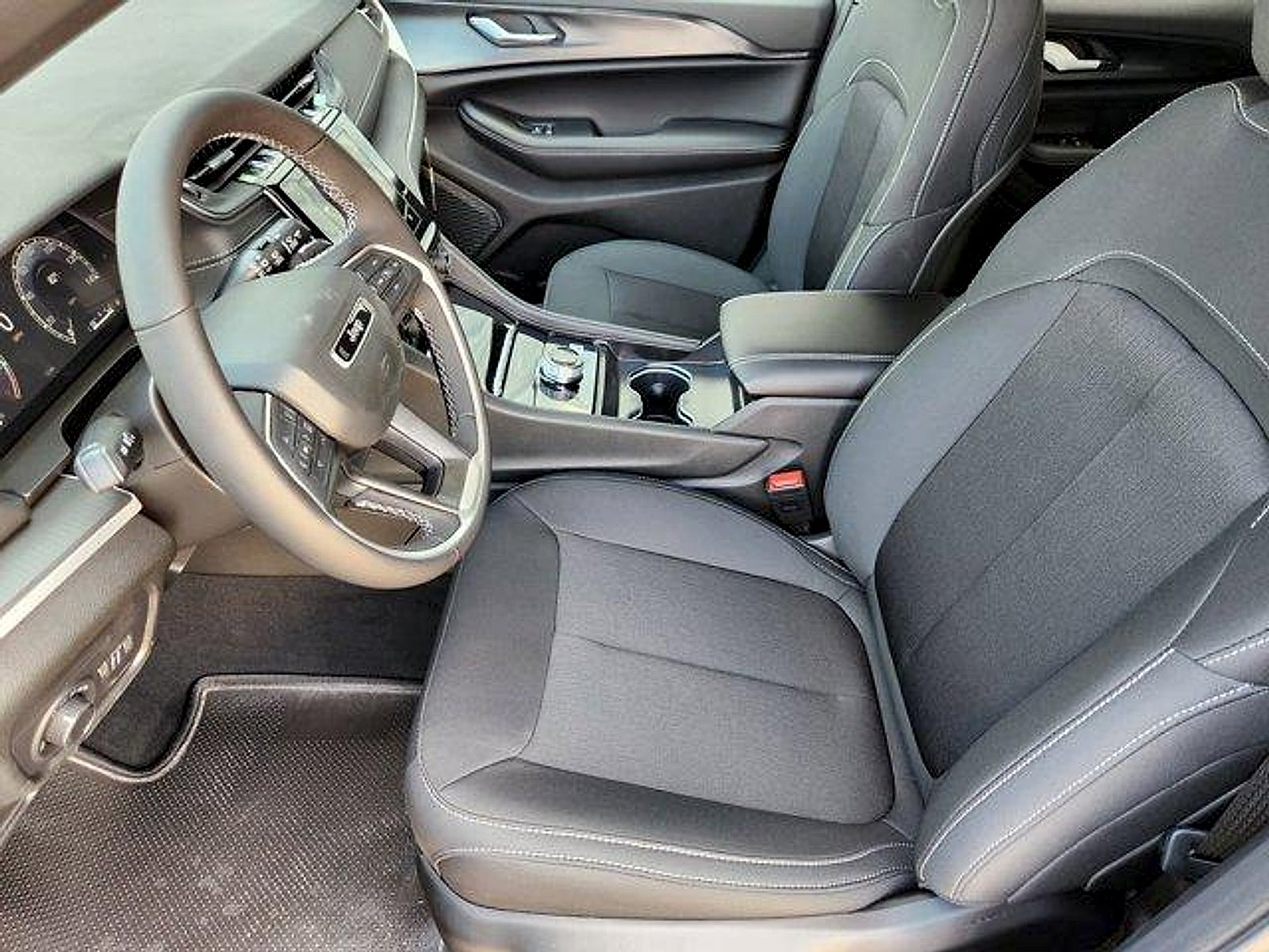 2026 Jeep Grand Cherokee GRAND CHEROKEE LAREDO X 4X2