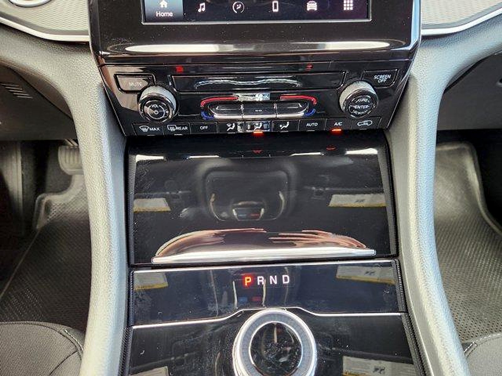 2026 Jeep Grand Cherokee GRAND CHEROKEE LAREDO 4X2