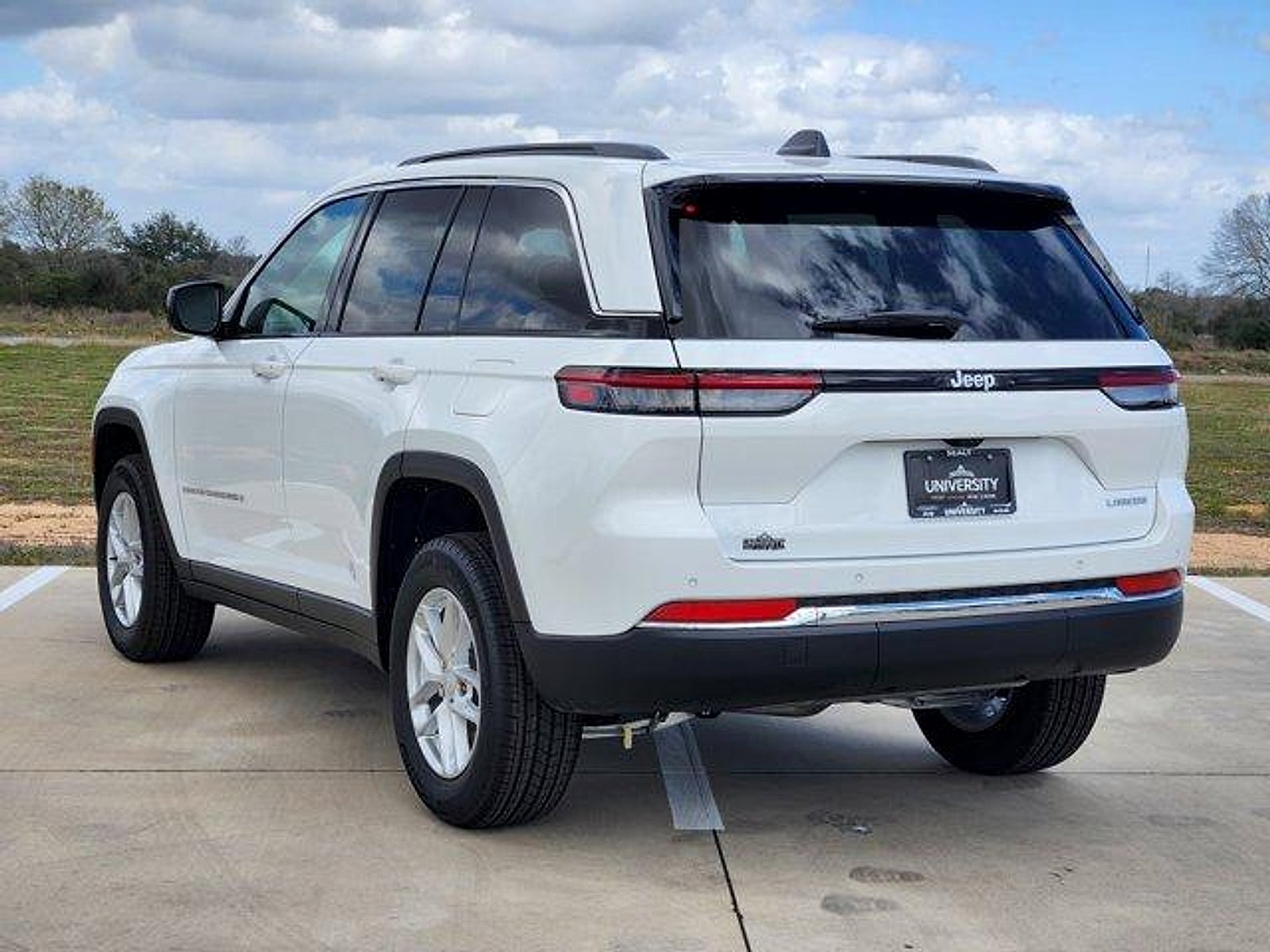 2026 Jeep Grand Cherokee GRAND CHEROKEE LAREDO 4X2