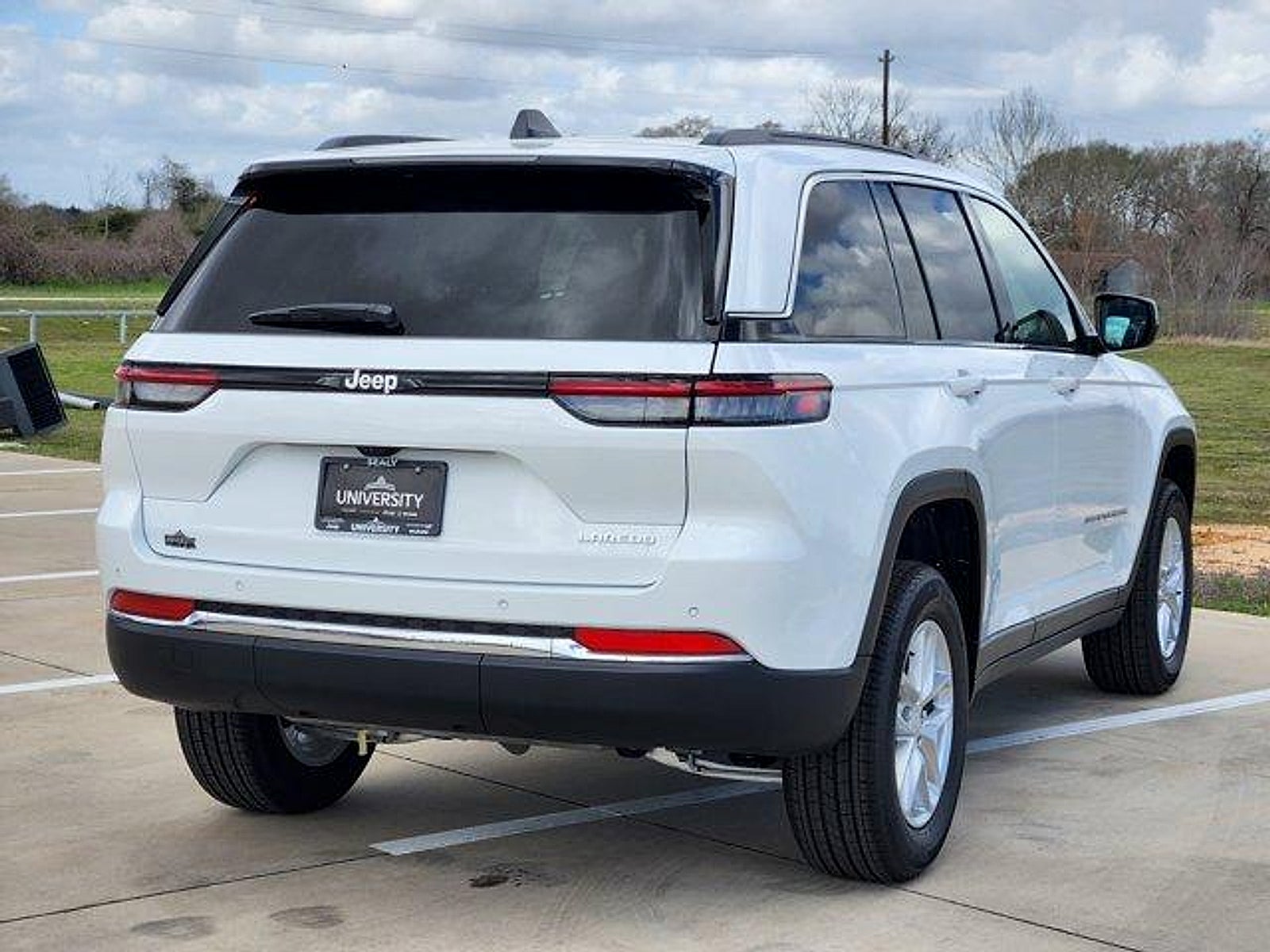 2026 Jeep Grand Cherokee GRAND CHEROKEE LAREDO 4X2