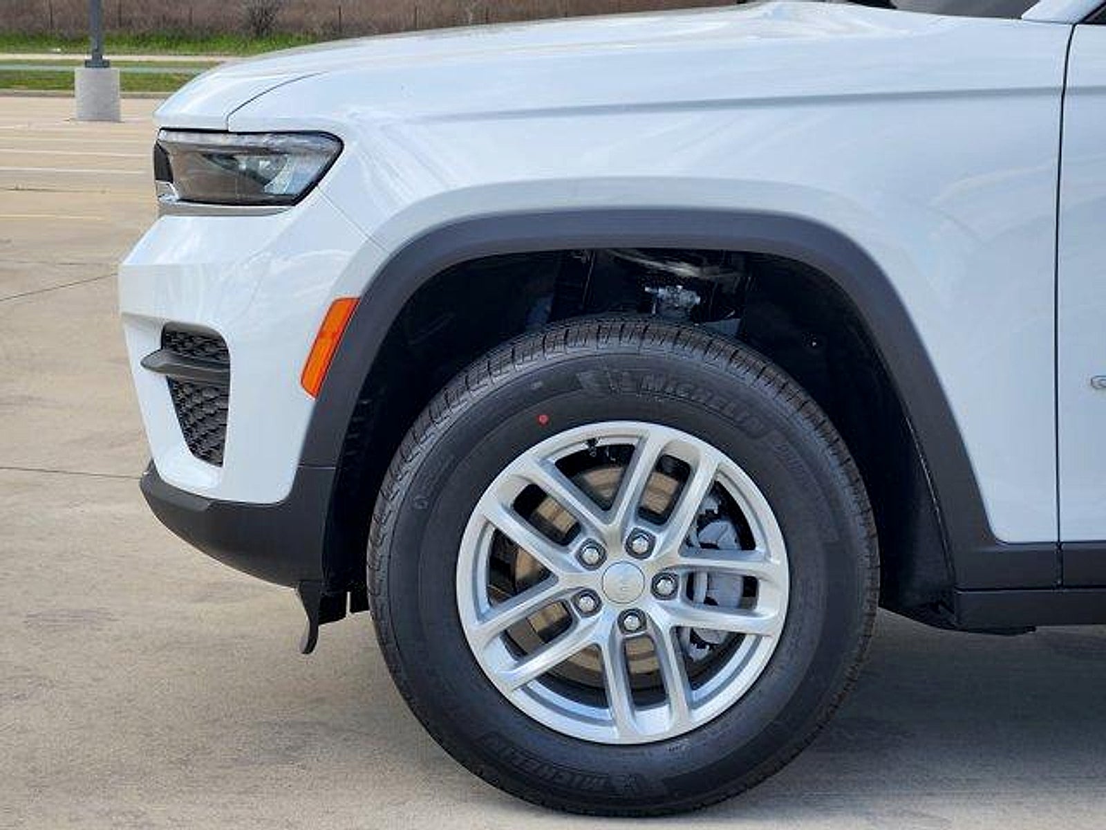 2026 Jeep Grand Cherokee GRAND CHEROKEE LAREDO 4X2