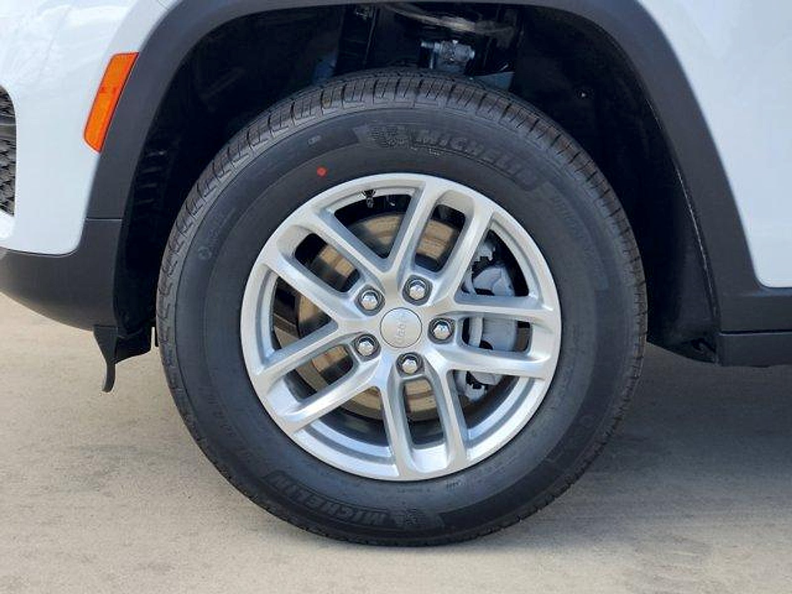 2026 Jeep Grand Cherokee GRAND CHEROKEE LAREDO 4X2