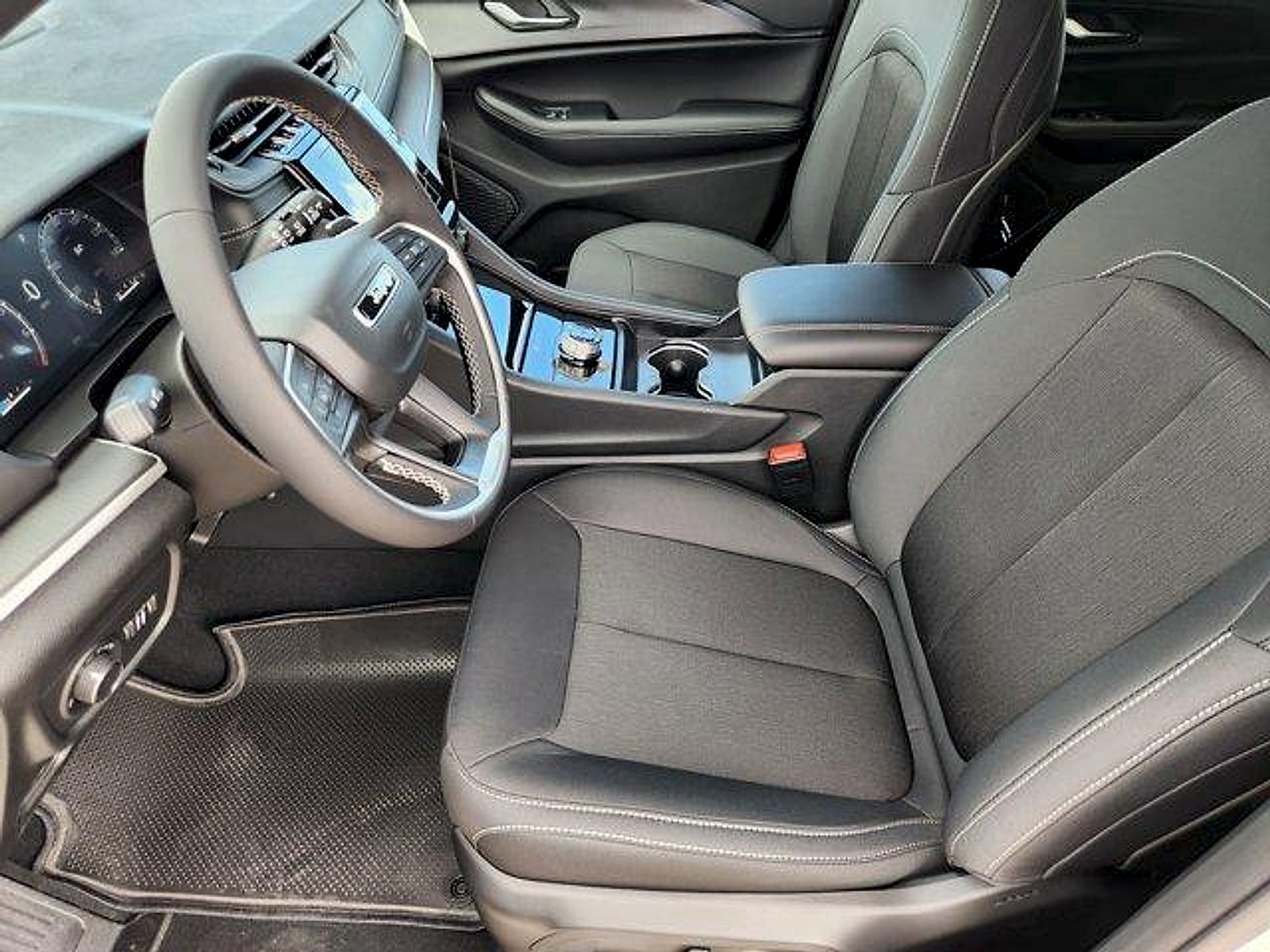 2026 Jeep Grand Cherokee GRAND CHEROKEE LAREDO 4X2