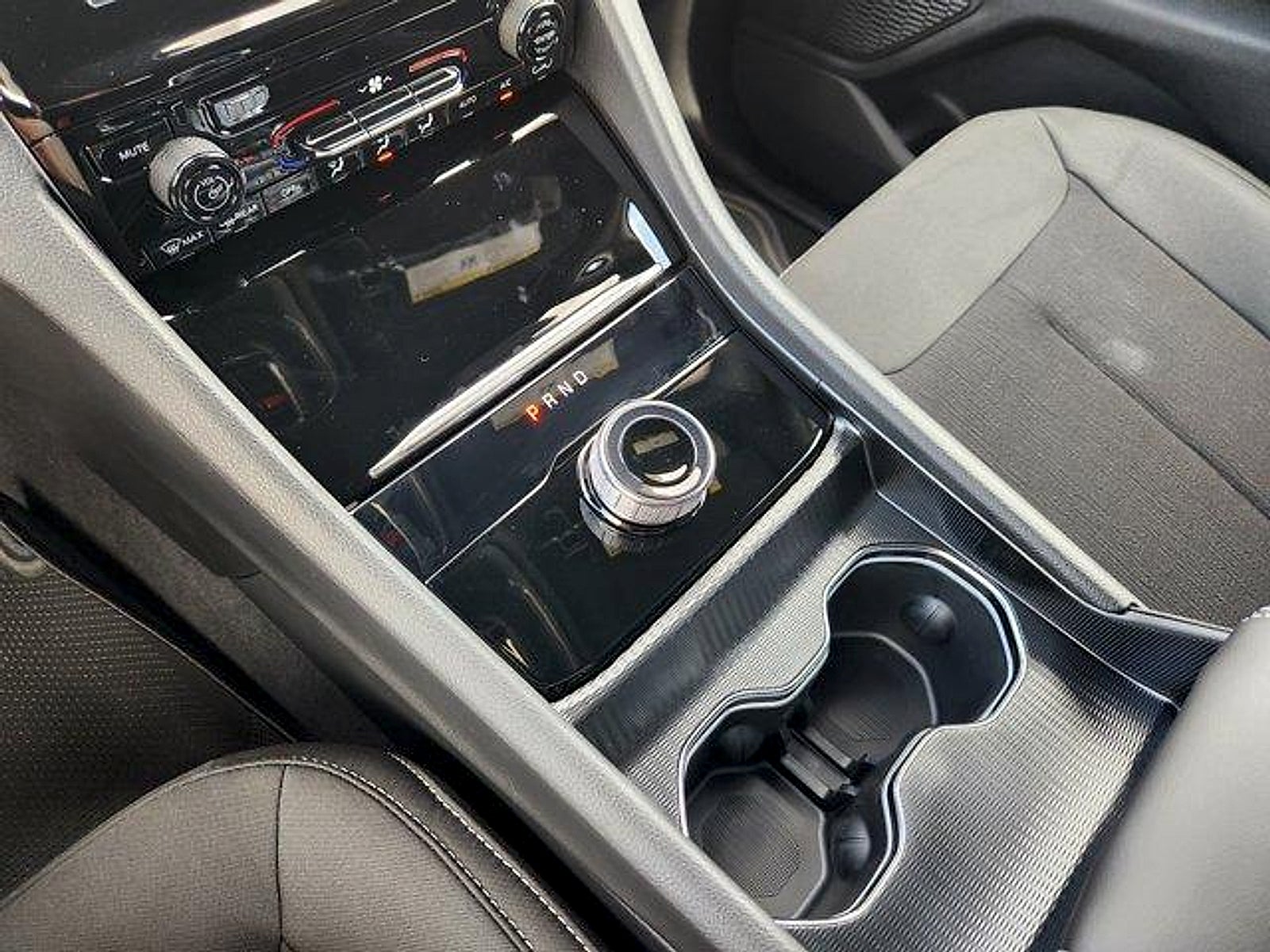 2026 Jeep Grand Cherokee GRAND CHEROKEE LAREDO 4X2