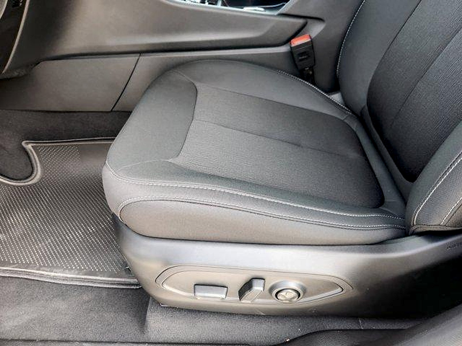 2026 Jeep Grand Cherokee GRAND CHEROKEE LAREDO 4X2